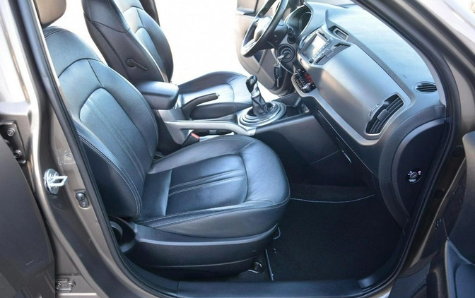 Kia Sportage cena 57900 przebieg: 149501, rok produkcji 2015 z Trzcianka małe 529